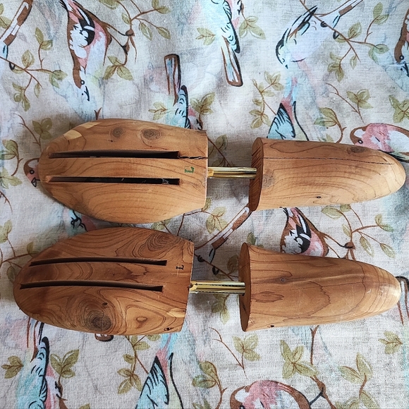 Allen Edmonds Wooden Cedar? Men's Wood Shoe Stretcher Form Size Large Adjustable - Picture 7 of 10